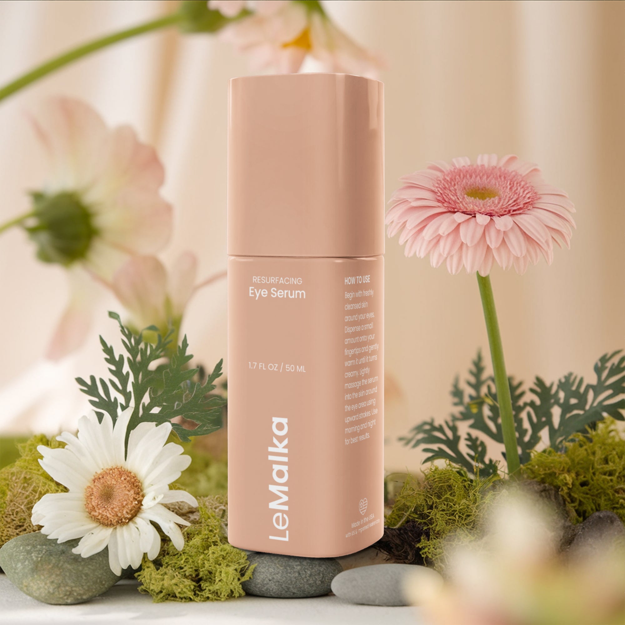Hydrating eye serum with hyaluronic acid and vitamin C